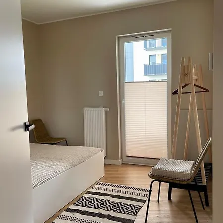 W Pelni Wyposazony Apartament Z Dwoma Ogrodkami I Miejscem Postojowym Dla Elektryka.