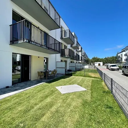 W Pelni Wyposazony Apartament Z Dwoma Ogrodkami I Miejscem Postojowym Dla Elektryka. Apartment *