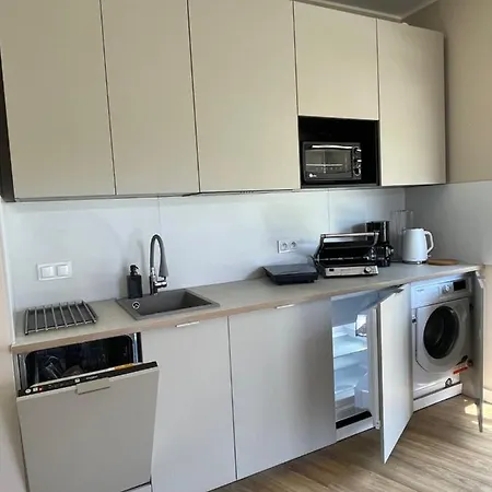 W Pelni Wyposazony Z Dwoma Ogrodkami I Miejscem Postojowym Dla Elektryka. Appartement Jastrzębia Góra