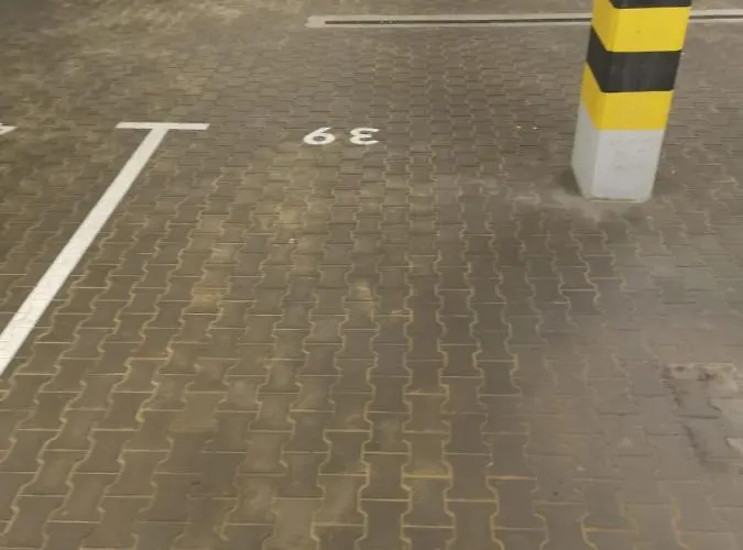 W Pelni Wyposazony Z Dwoma Ogrodkami I Miejscem Postojowym Dla Elektryka. *